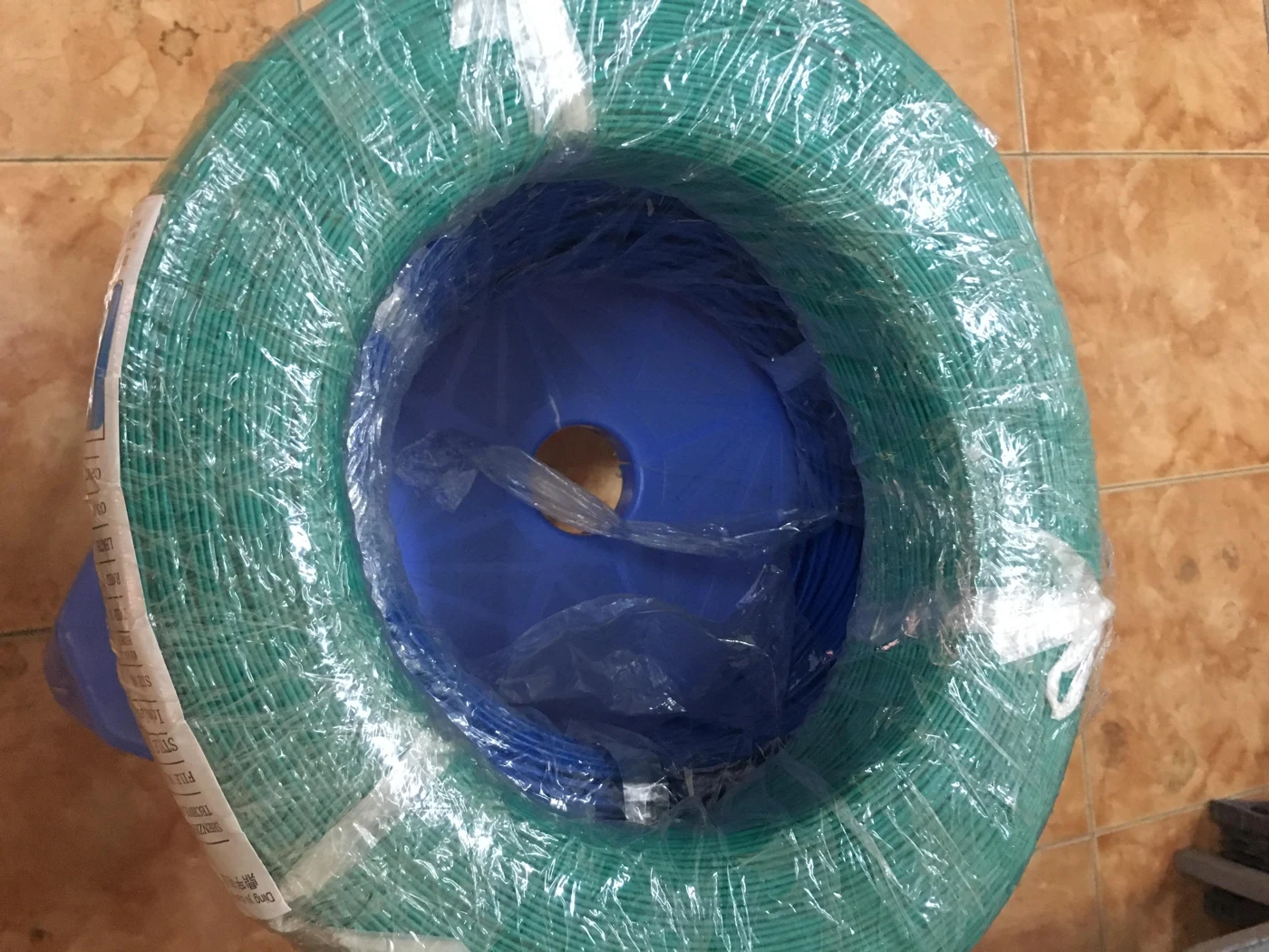 Cuộn dây điện trong tư liệu vật tư của công ty